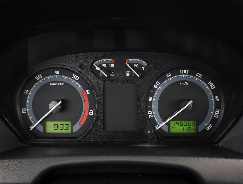 Škoda Fabia (2006) 1.2 12V, po STK, pěkný stav - fotka 8 z 14