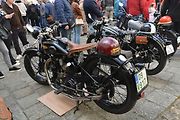 Automobiloví a motocykloví veteráni se vydali v neděli na tradiční jízdu Ze zámku na hrad. Start byl na Horním náměstí v Přerově, kde si lidé užili bohatý program.