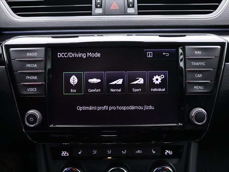 Škoda Superb 2,0 TDI 140kW DSG L&K Xenon - fotka 31 z 46