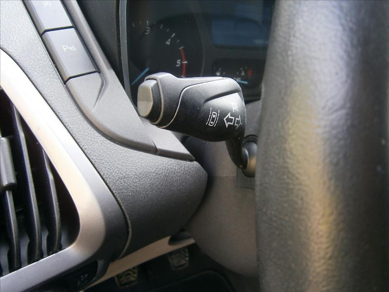 Ford Tourneo Custom 2,2 TDCI - fotka 23 z 26