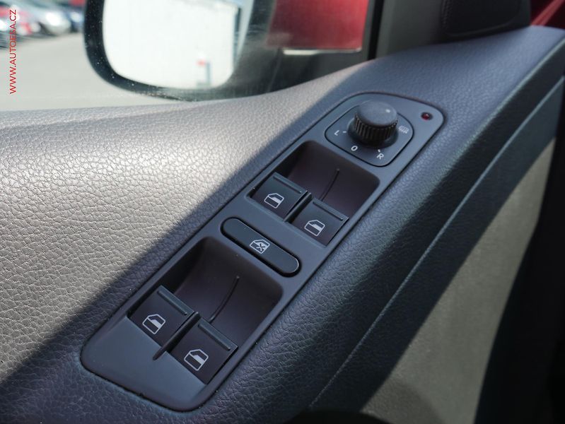 Volkswagen Tiguan (2009) 2.0 TSi 4x4, ČR, DSG, bixen - fotka 14 z 19