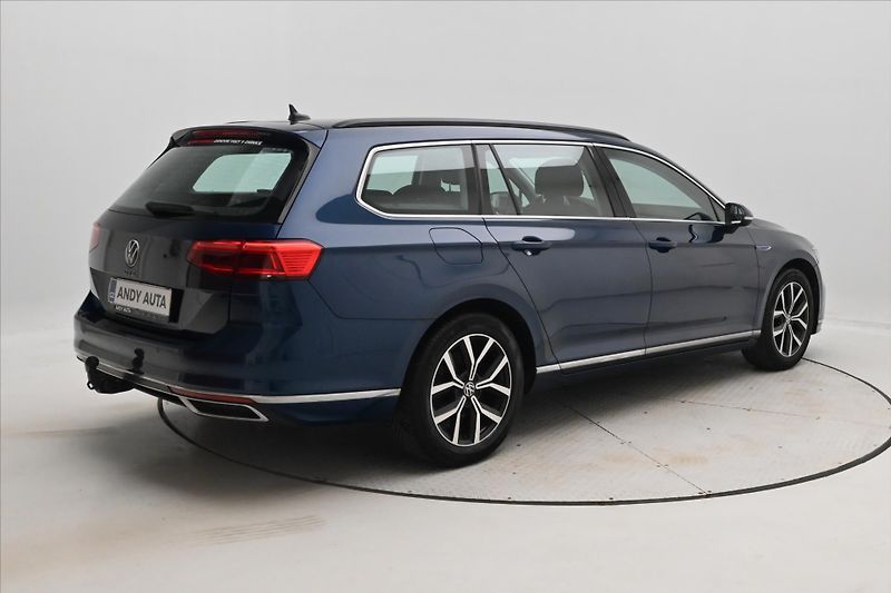 Volkswagen Passat 1,4 GTE TSI 160kW DSG Záruka a - fotka 5 z 33