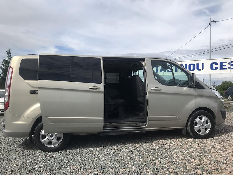 Ford Tourneo Custom 2.0 TCDI 125 KW,L2,8-MÍST,DPH - fotka 4 z 20