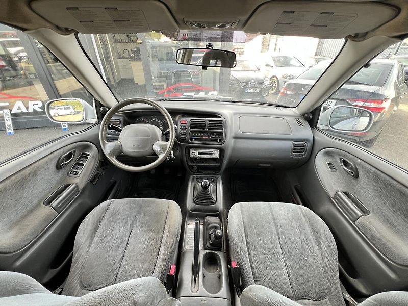 Suzuki Grand Vitara XL-7 2.7i V6 127kw 4x4 TAŽNÉ  - fotka 13 z 22
