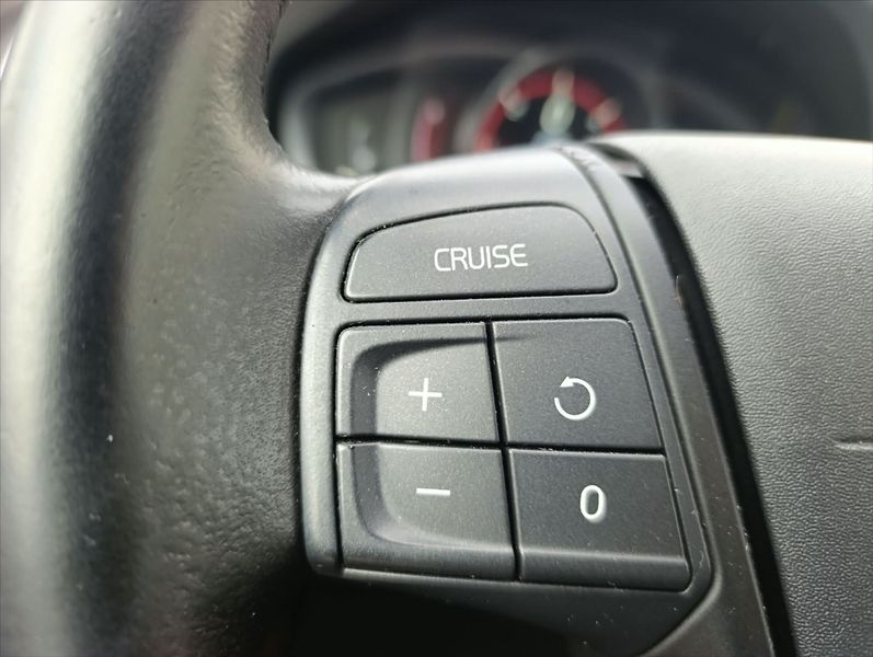 Volvo XC60 2,4 D4 Automat.4x4,Navi,Kůže, - fotka 28 z 32