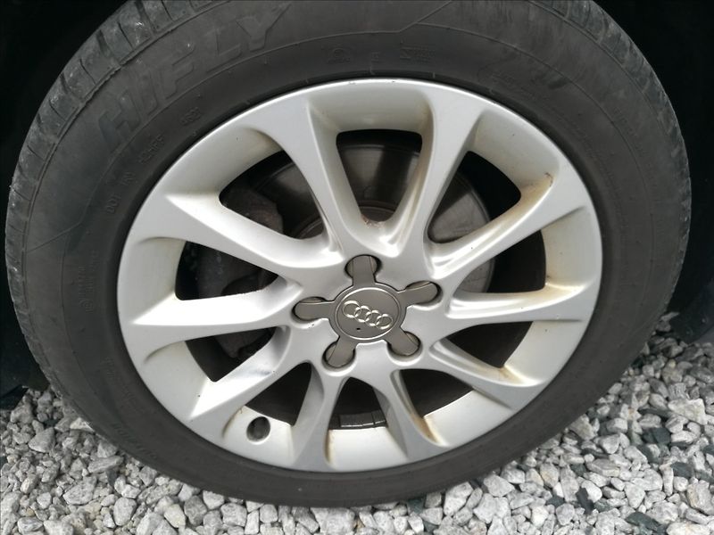 Audi A3 2,0 TDI Sportback S tronic - fotka 17 z 20