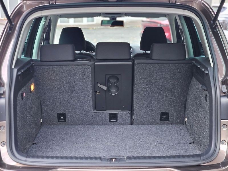 Volkswagen Tiguan 1,4 TSi, ČR, 1.maj, serv.kn. - fotka 29 z 40