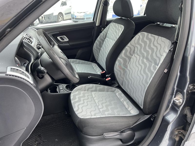 Škoda Fabia 1.4MPI 63KW,KLIMA,ALU,TEMPOMAT - fotka 12 z 38