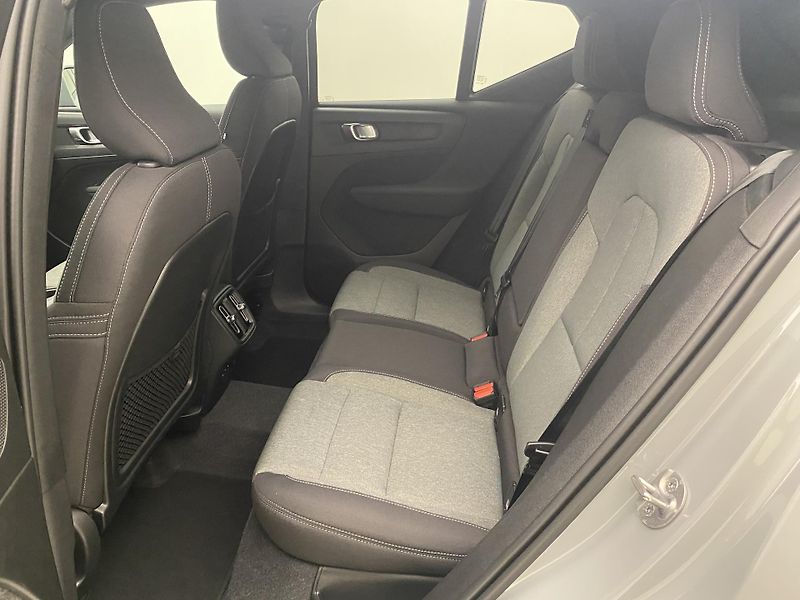 Volvo XC40 B4 CORE AUT  - fotka 5 z 49
