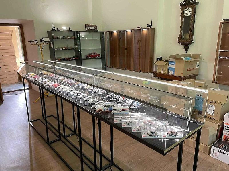 Zámek v Bravanticích na Novojičínsku zahájí v sobotu 7. června návštěvnickou sezonu s expozicí autíček, která je vystavována vůbec poprvé, 6. 6. 2025.