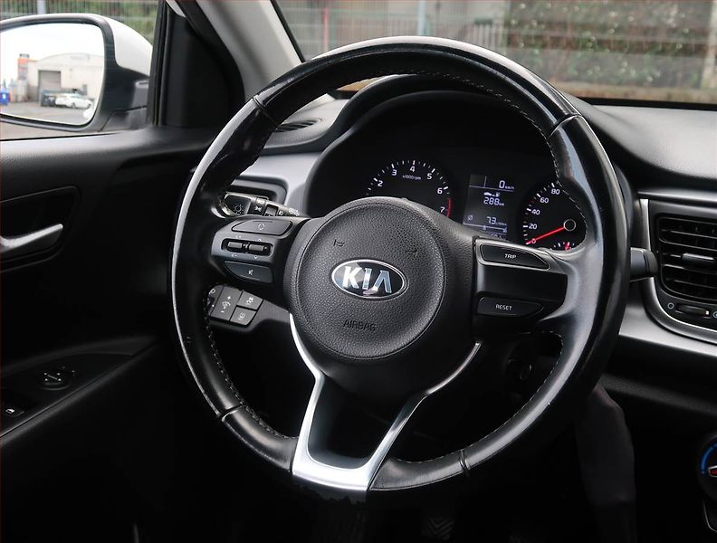 Kia Rio (2017) 1.25 CVVT, ČR,1.maj - fotka 15 z 17