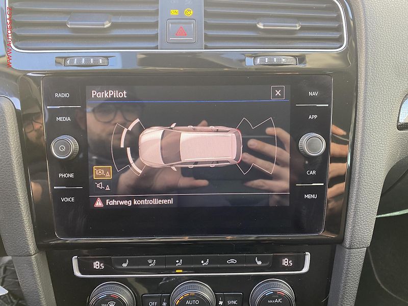 Volkswagen Golf (2018) 1.0 TSi, Sound, navi - fotka 18 z 18