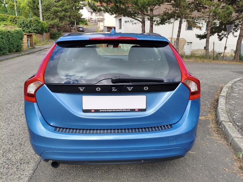 Volvo V60 (2014) 1,6 Diesel - fotka 10 z 33