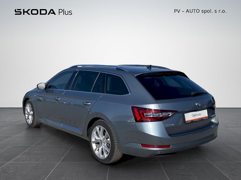 Škoda Superb (2018) L&K 2.0 TDI 140kW DSG 4x4 Comb - fotka 29 z 35