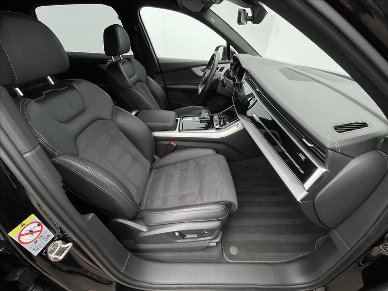 Audi Q7 3,0 50 TDI quattro S line - fotka 18 z 23