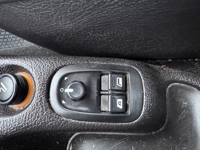 Peugeot 206 1.4i, 55 kW, 5-ti dvéř - fotka 10 z 15