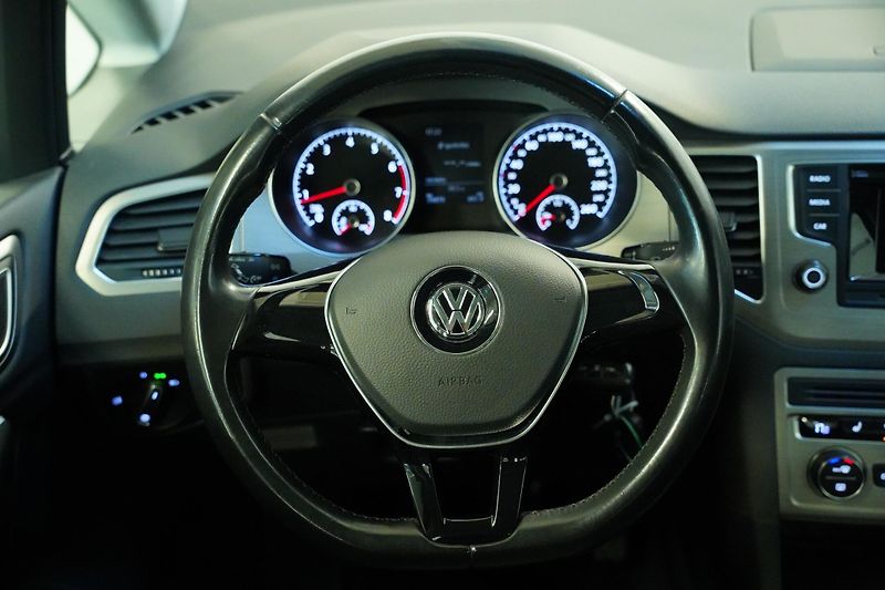Volkswagen Golf - fotka 15 z 22