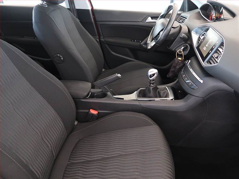 Peugeot 308 (2015) 1.2 e-THP, Tempomat - fotka 9 z 14