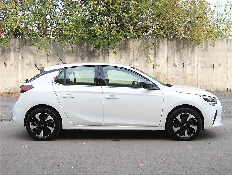 Opel Corsa (2023) Elegance 50 kWh, SoH 100% - fotka 6 z 26