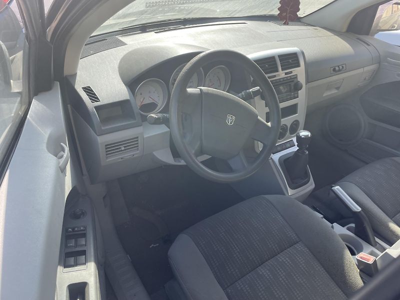 Dodge Caliber (2007) - fotka 4 z 6