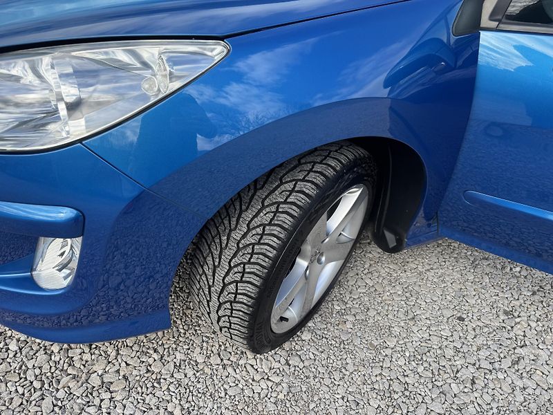 Peugeot 308 (2008) 1.6-16V,rezervace  - fotka 26 z 36
