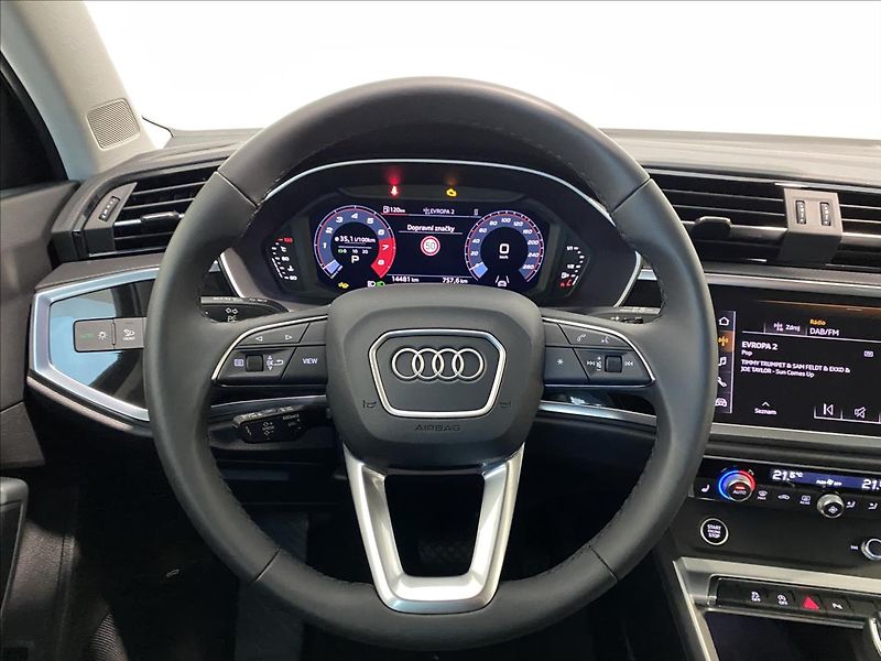 Audi Q3 1,5 35 TFSI S tronic - fotka 10 z 24