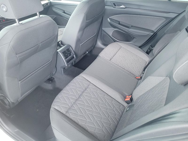 Volkswagen Golf Variant (2026) People 1,5 TSI  - fotka 7 z 8