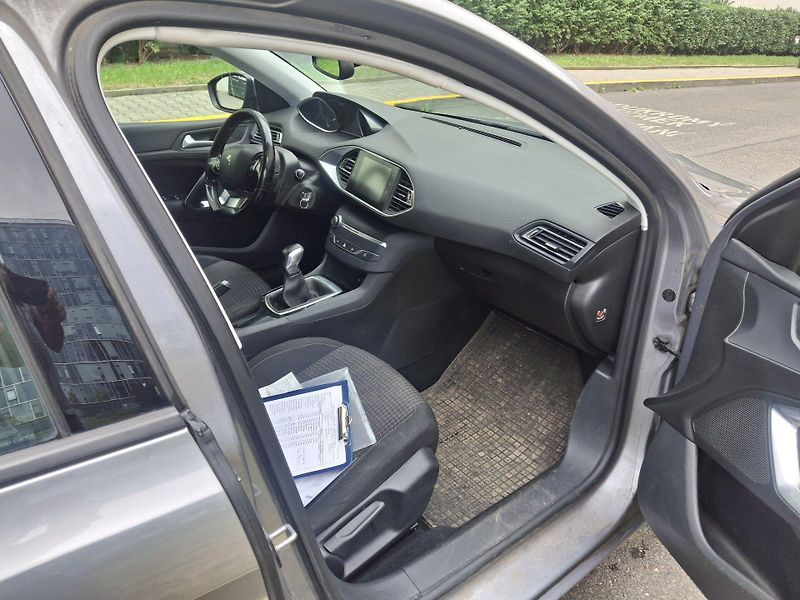 Peugeot 308 SW 1,6 1UK2639 - fotka 21 z 27