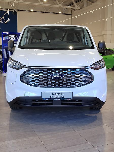 Ford Transit Custom 340 L2 Trend 64 kWh Dojezd 314 - fotka 11 z 25