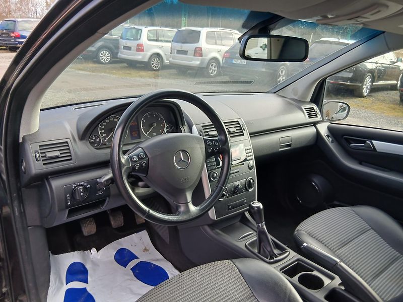 Mercedes-Benz Třídy A 1.7i, Avantgarde  - fotka 16 z 28