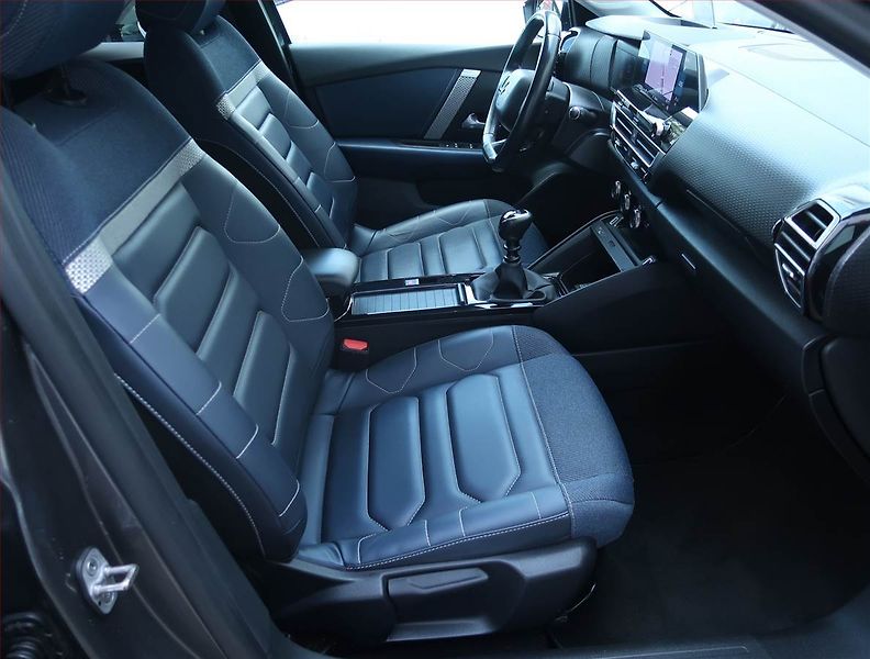 Citroën C4 (2021) 1.2 PureTech, ČR,1.maj - fotka 9 z 18