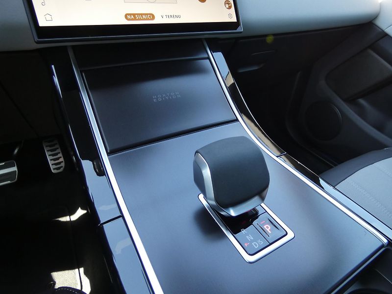 Land Rover Range Rover Evoque Hoxton Edition D165 AWD        - fotka 30 z 35