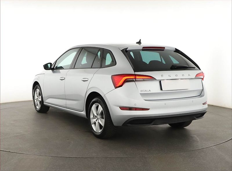 Škoda Scala (2022) 1.0 TSI, Tempomat - fotka 4 z 14