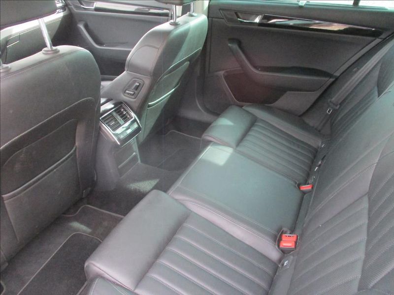 Škoda Superb 2,0 TDi,L&K,PANORAMA,DPH,CZ, - fotka 15 z 50
