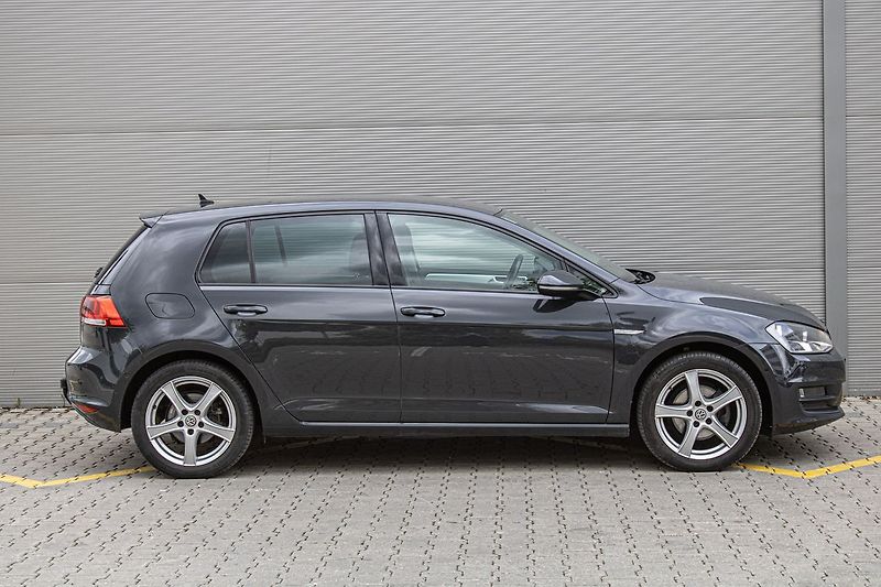 Volkswagen Golf - fotka 4 z 33