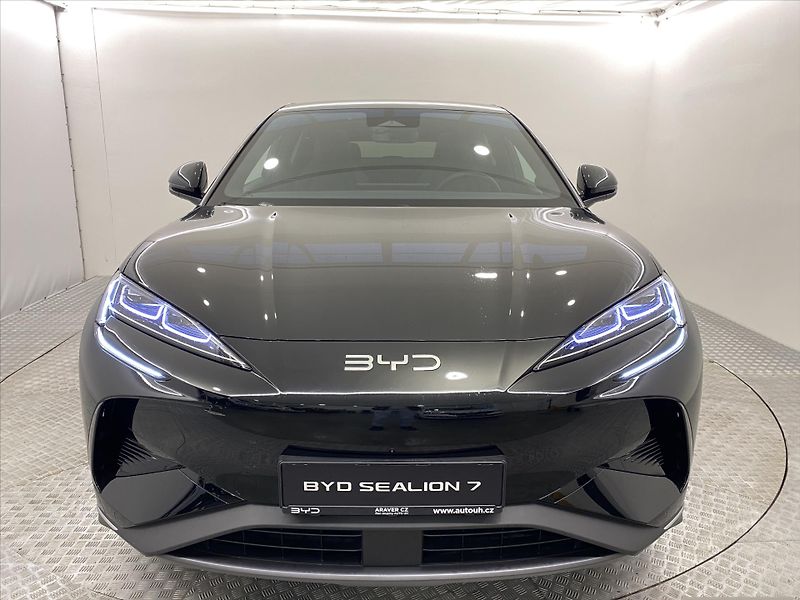 BYD Sealion 7 (2025) 390 Kw 4x4 Design - fotka 6 z 16