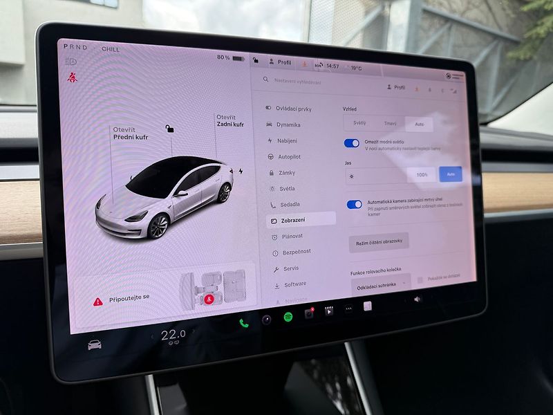Tesla Model 3 SR Plus REZERVACE - fotka 23 z 39
