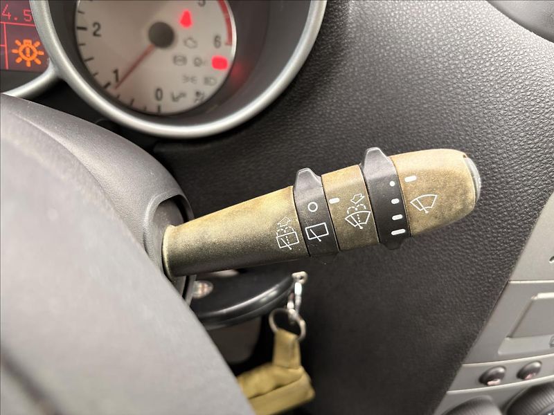 Alfa Romeo 147 1,9 JTD 85kW - fotka 18 z 21