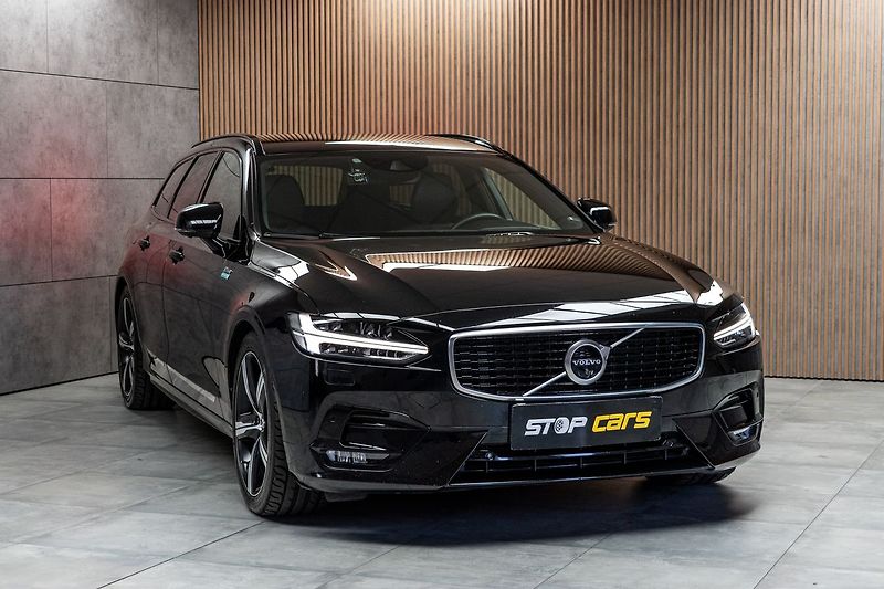 Volvo V90 D5 AWD R-DESIGN*HARMAN/KARDON* - fotka 3 z 42
