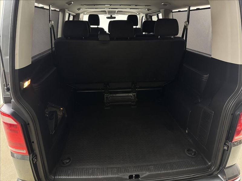 Volkswagen Caravelle 2,0 110kW DSG NZTOP LONG TZ - fotka 38 z 39