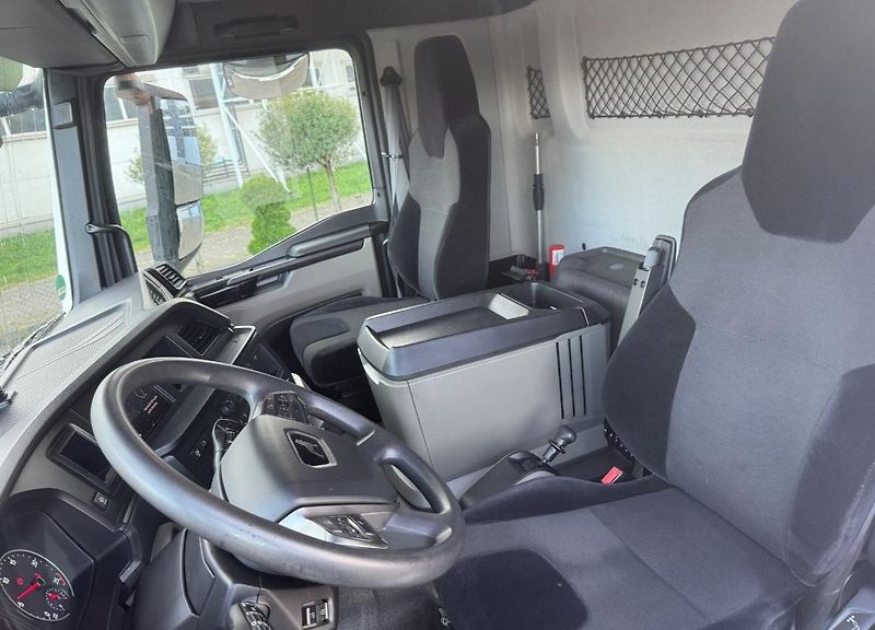 MAN TGS (2023) 35.430 8x4 S1 EURO 6 - fotka 16 z 21