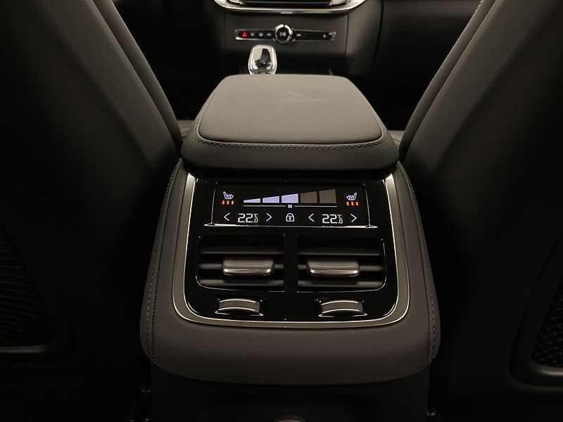 Volvo XC90 (2026) T8 AWD Plug-in DARK PLUS 7m - fotka 77 z 78