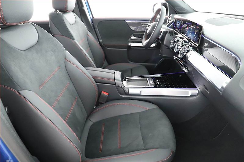 Mercedes-Benz GLB (2025) 200 d, AMG Line, Navigace - fotka 7 z 25