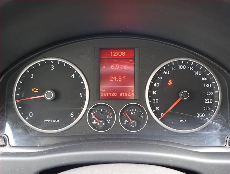 Volkswagen Tiguan (2008) 2.0 TDI, 4X4, nová STK, Tažné - fotka 11 z 18