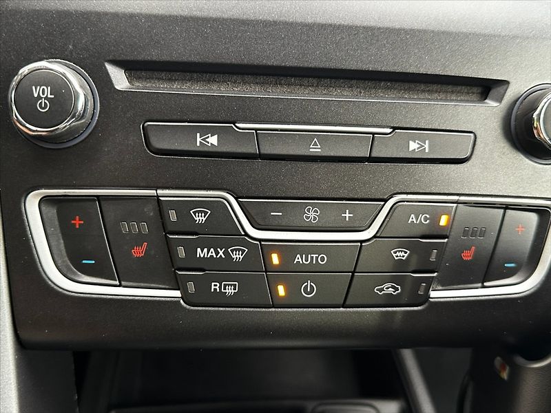 Ford Mondeo 2,0 TDCi 110kW-CZ-AUTOMAT - fotka 30 z 38