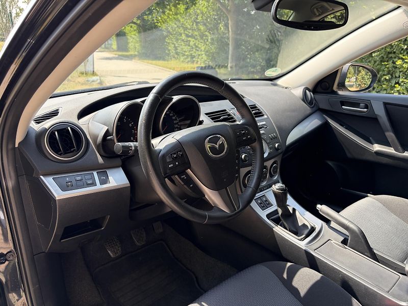 Mazda 3 1.6 High-Line - fotka 27 z 30