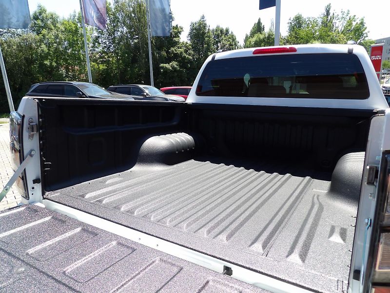 Isuzu D-Max (2026) V-Cross 2.2L 163K 4x4 8st. A/T - fotka 10 z 51