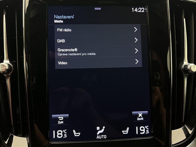 Volvo V60 CC B5 AWD PRO AUT - fotka 39 z 45