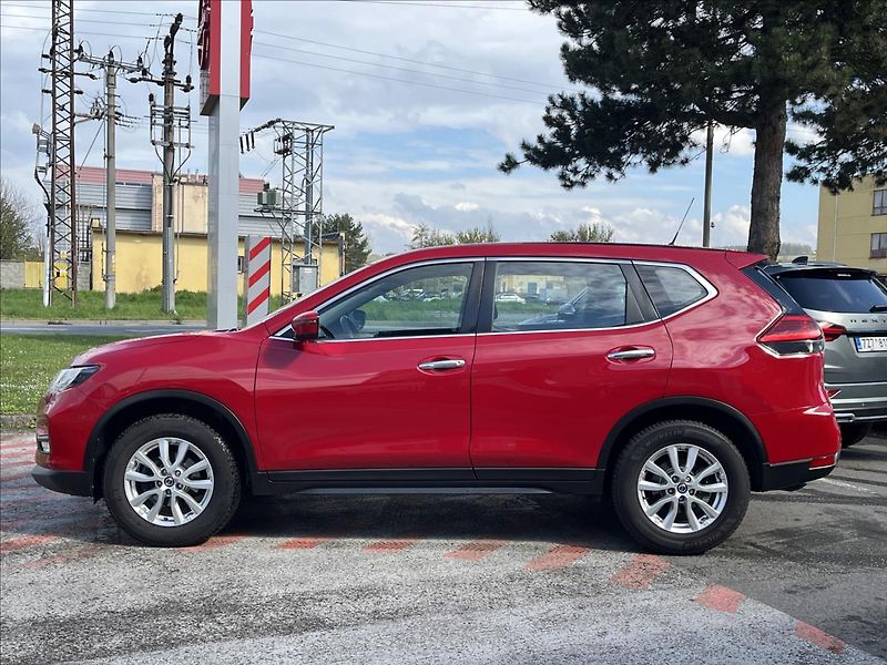 Nissan X-Trail 1,6 DIG-T  Acenta ČR 1 maj - fotka 8 z 21