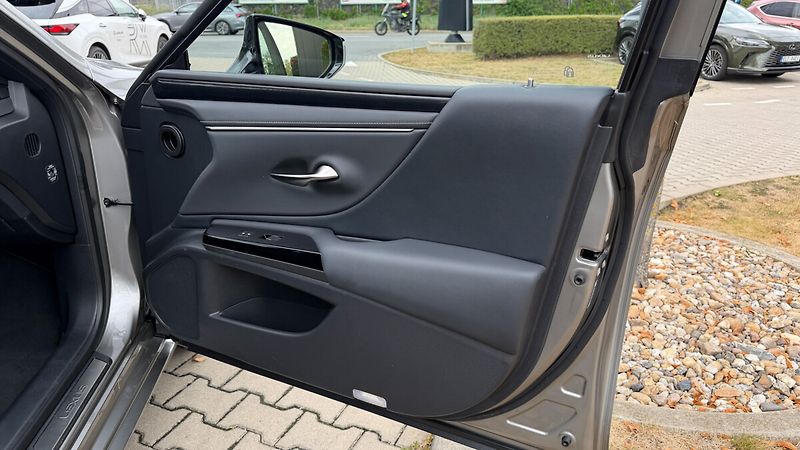 Lexus ES 300h 300H 2,5 HEV BUSINESS EDITION - fotka 8 z 25